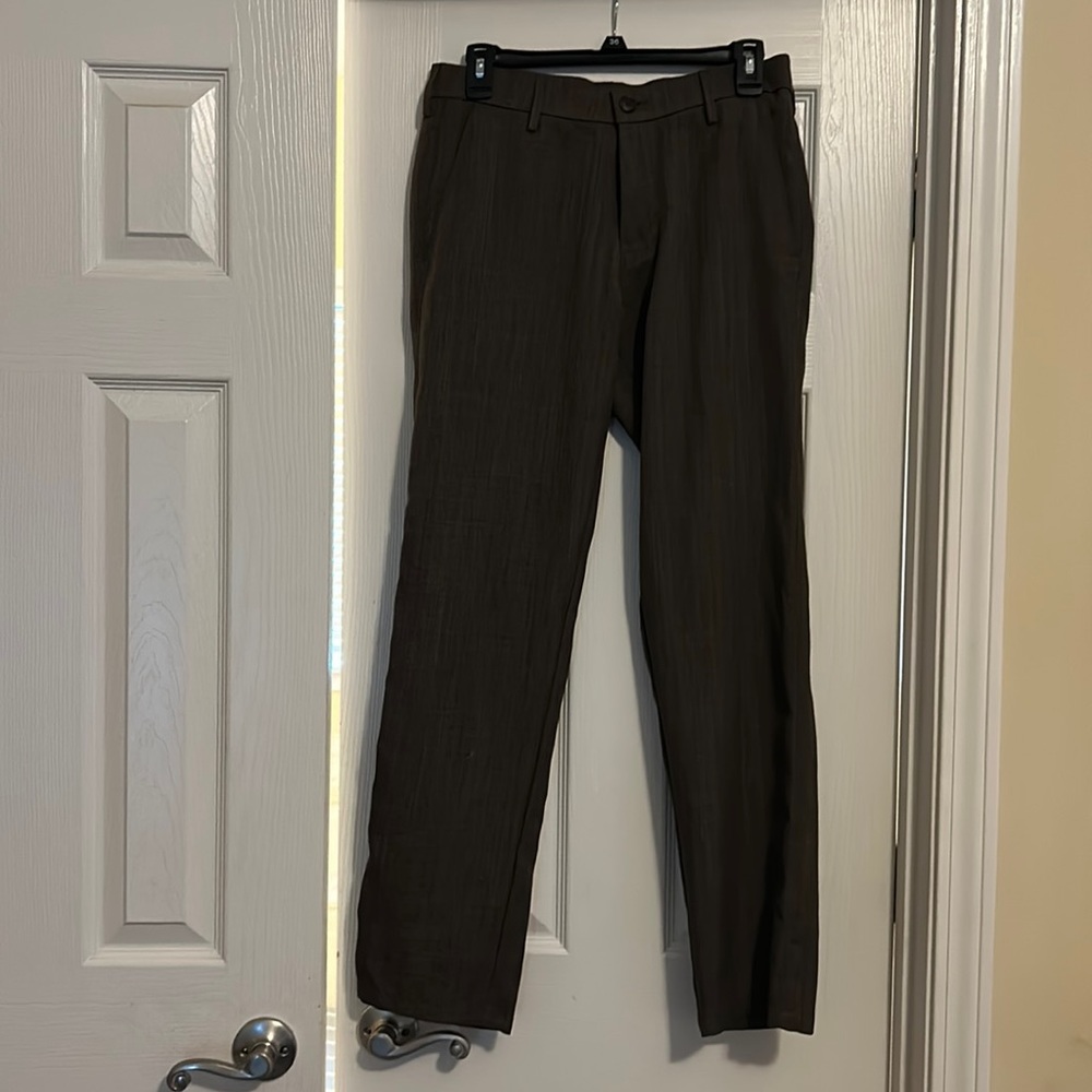 Young Men’s Haggar brown pattern dress pants. Size 29x30